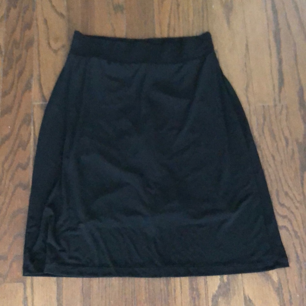 Merona black pull on skirt